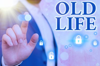 El yazısı Eski Hayat. Kavram derken geçmişte önemli bir değişiklik olmadan önceki halimi kastediyorum..