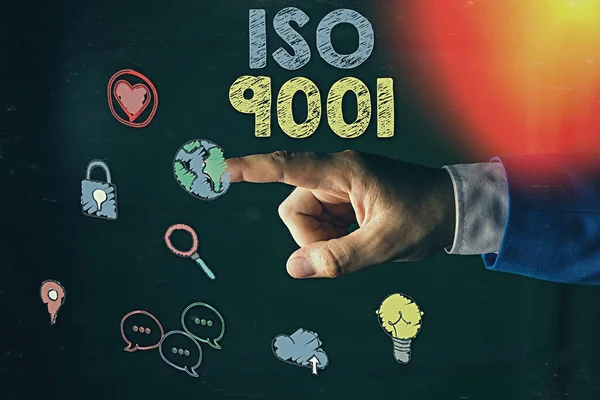 Text pro zápis do aplikace Word ISO 9001. Podnikatelský koncept pro navržené pomoci organizacím k zajištění uspokojení potřeb zákazníků. — Stock fotografie