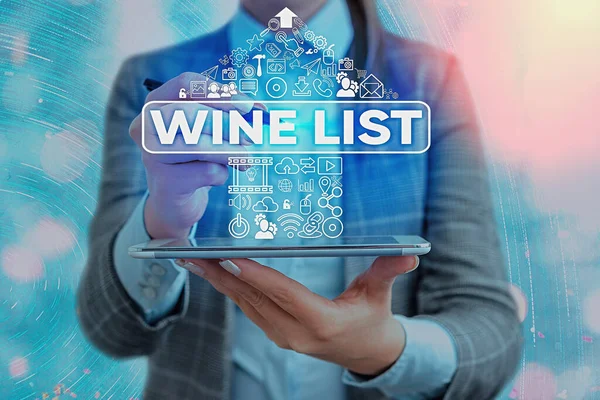 Texto de escritura de palabras Wine List. Concepto de negocio para menú de selecciones de vino para la compra típicamente en un restaurante . — Foto de Stock