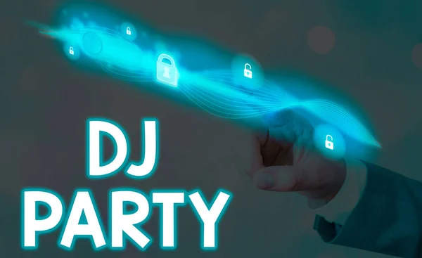 Текстовый знак, показывающий Dj Party. Концептуальная фотография, демонстрирующая, кто представляет и играет популярную музыку на радио . — стоковое фото