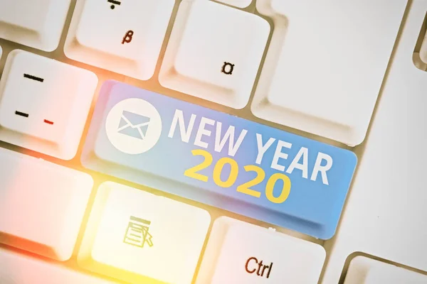 Yeni yıl 2020 'de el yazısı. Tatilin Taze Başlangıcını Kutlama anlamına gelen kavram En iyi dileklerdir. — Stok fotoğraf