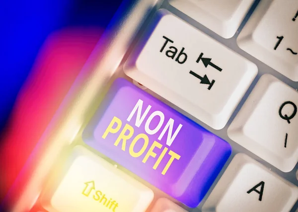 Testo di scrittura di parole No Profit. Concetto di business per tipo di organizzazione che non guadagna profitti per i suoi proprietari . — Foto Stock