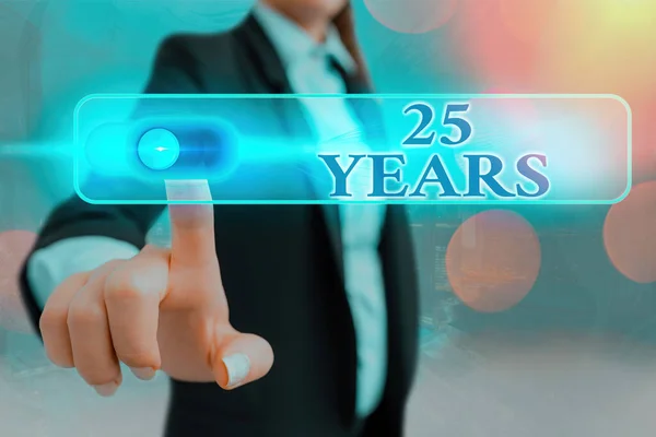 Scrittura concettuale a mano che mostra 25 Anni. Business photo showcase Ricordare o onorare giorno speciale per essere 25 anni di esistenza . — Foto Stock