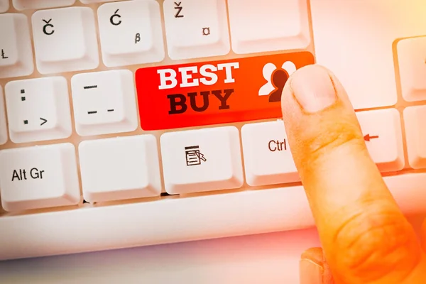 A Best Buy-t bemutató jegyzet. Üzleti fotó bemutatása legelőnyösebb kombinációja a költség és a minőség egy termék. — Stock Fotó
