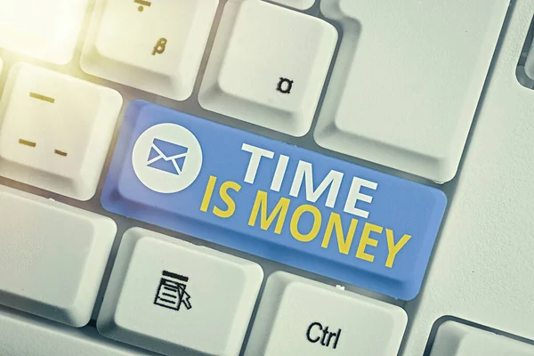 Текст для почерку Time Is Money. Концепція, що означає робити речі якомога швидше, а не марнувати час . — стокове фото
