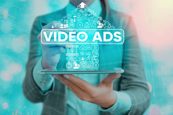 Word writing text Video Ads. Business concept for Engage audience in the form of video content advertising. — Stock Photo, Image