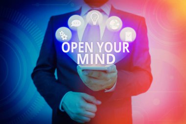 Zihnini Aç 'ı gösteren mesaj işareti. Farklı fikirleri ya da düşünme şekillerini anlayabilmek için kavramsal fotoğraf.