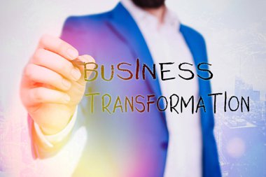El yazısı metni İş Dönüşümü. Kavram, ticari modellerini Strateji Geliştirme ile hizalamak anlamına gelir.
