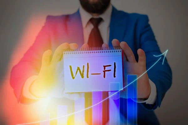 Segno di testo che mostra Wi Fi. Tecnologie radio fotografiche concettuali comunemente utilizzate per la rete locale senza fili . — Foto Stock