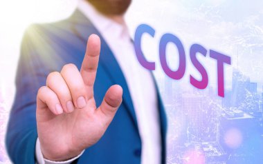 Cost 'u gösteren metin işareti. Kavramsal fotoğraf. Genellikle aldığınız ya da gösteriş yaptığınız bir ürün için ödenen miktar..