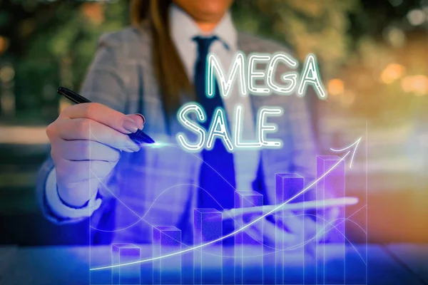 Woord schrijven tekst Mega Sale. Business concept voor de dag vol met speciale shopping deals en zware kortingen. — Stockfoto