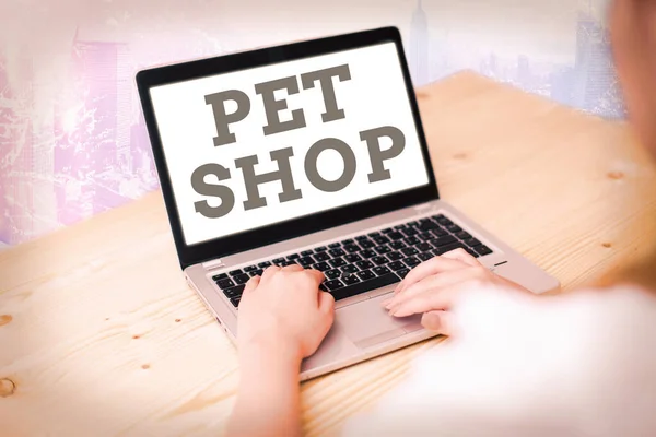 Palavra escrita texto Pet Shop. Conceito de negócio para o negócio de varejo que vende diferentes tipos de animais ao público . — Fotografia de Stock