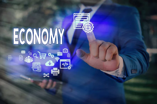 Word tekst intoetsen economie. Businessconcept voor het beheer van financiële middelen boekhoudkundige informatieanalyse. — Stockfoto