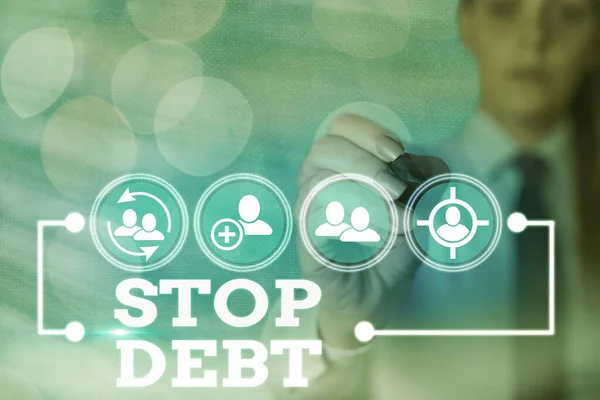 Escribiendo una nota que muestra Stop Debt. Exhibición de la foto del negocio no posee ningún dinero o cosas a cualquier individuo o compañías . — Foto de Stock