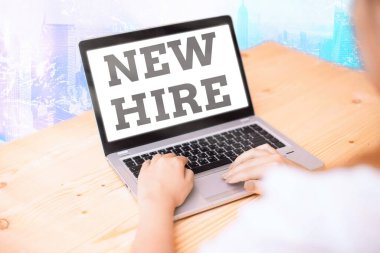 Kelime yazma metni Yeni İşe Alma. Daha önce örgüt tarafından işe alınmamış biri için iş kavramı.