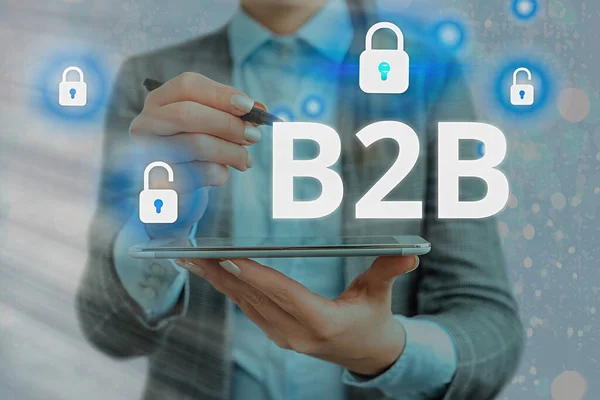 Λέξη γράφοντας κείμενο B2b. επιχειρηματική ιδέα για ανταλλαγή προϊόντων υπηρεσιών πληροφοριών μεταξύ επιχειρήσεων E Commerce. — Φωτογραφία Αρχείου