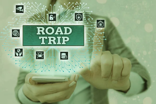 Handschrift tekst schrijven Road Trip. Concept betekent langeafstandstransport over de weg met de auto. — Stockfoto