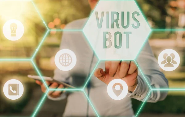 바이러스 로봇을 보여 주는 글쓰기. 숙주를 감염시키기 위해 고 안 된 악의적 인 악성 코드를 선전하는 사업 사진. — 스톡 사진