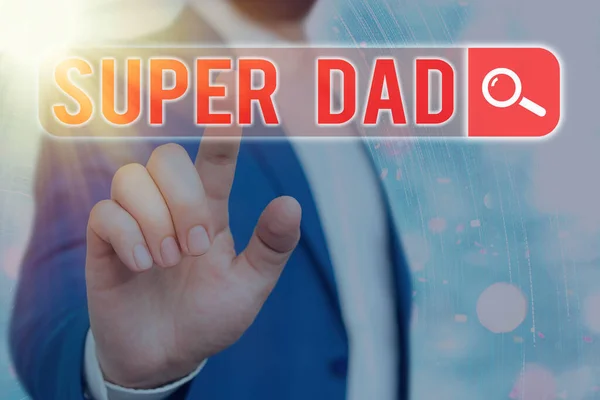 Sms 'je met Super Dad erop. Conceptuele foto Kinderen idool en super held een inspiratie om naar te kijken. — Stockfoto