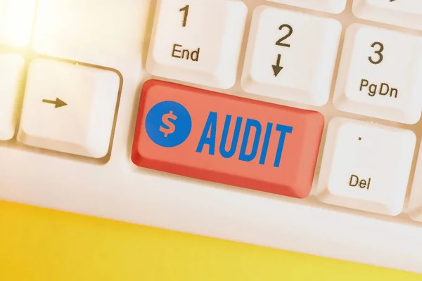 Handgeschreven tekst schrijven Audit. Begrip betekenis onderscheidend meestal aangename geur subtiel van een bepaald type. — Stockfoto