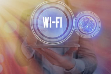 Wi-Fi 'ı gösteren mesaj işareti. NASA tarafından desteklenen bu görüntünün kablosuz yerel ağ elementleri için kullanılan kavramsal fotoğraf radyo teknolojileri.
