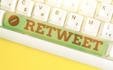 Kelime yazma metni retweet. Twitter 'da başka bir kullanıcı tarafından iletilen bir ileti için iş konsepti.