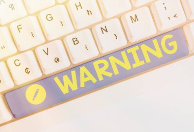 Metin yazma Word uyarı. Olası tehlike Emanet sembol uyarı uyarı için tavsiye simgesi için iş kavramı.