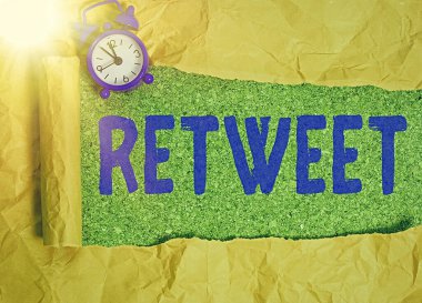 Retweet 'i gösteren bir not yazıyorum. Twitter 'da iş fotoğrafı gösterimi ya da başka bir kullanıcı tarafından iletilen bir ileti.