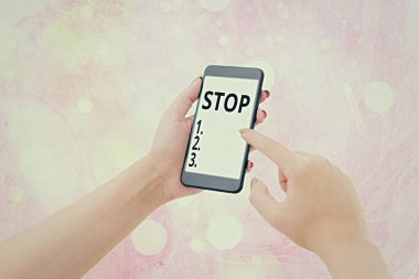 Stop gösterilen Not yazma. Gel bir son olmasını önlemek Al eylem bir olay için vitrine iş fotoğraf.