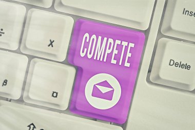 Kelime yazma metni Compete. Bir şeyi yenerek ya da diğerlerine karşı üstünlük kurarak kazanma konsepti.