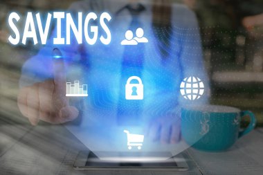 Tasarruf göstergesi. Kavramsal fotoğraf bir gösterinin bankada ya da benzeri bir hesapta sakladığı para.