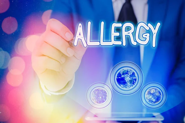 Tulisan kata Allergy. Konsep bisnis untuk Hipersensitif sistem kekebalan terhadap elemen substansi tertentu dari gambar ini dilengkapi oleh NASA . — Stok Foto