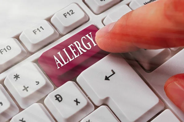 Tulisan tangan teks Allergy. Konsep yang berarti Hipersensitif terhadap sistem imun terhadap zat tertentu . — Stok Foto