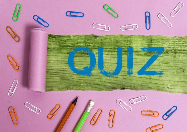 Konzeptionelle Handschrift mit Quiz. Business-Foto präsentiert kurzen informellen Test für Studenten Test der Wissensprüfung gegeben. — Stockfoto