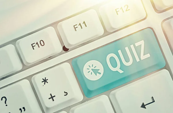 Texte textuel Quiz. Concept d'entreprise pour bref test informel donné aux étudiants Test de connaissances Examen . — Photo