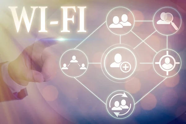 Escrita de mão conceitual mostrando Wi Fi. Tecnologias de rádio de texto de foto de negócios comumente usadas para redes locais sem fio . — Fotografia de Stock