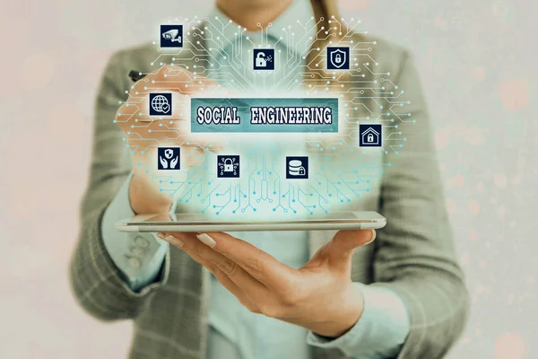 Textzeichen mit Social Engineering. Psychologische Manipulation verschafft Zugang durch Betrug. — Stockfoto