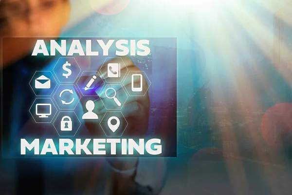 Escribir nota mostrando Análisis de Marketing. Foto comercial que muestra la evaluación cuantitativa y cualitativa de un mercado . — Foto de Stock