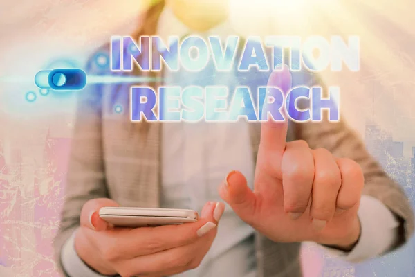 Szövegírás szöveg Innováció Kutatás. Létrejön a meglévő termékek szolgáltatásainak üzleti koncepciója. — Stock Fotó