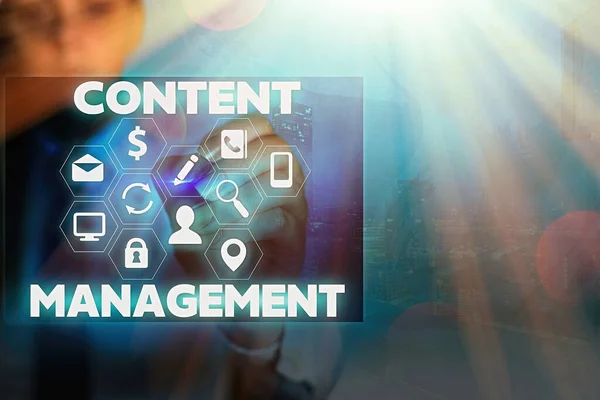 Schreiben Notiz zeigt Content Management. Geschäftliches Foto zeigt Prozess, der Informationen sammelt, verwaltet und veröffentlicht. — Stockfoto