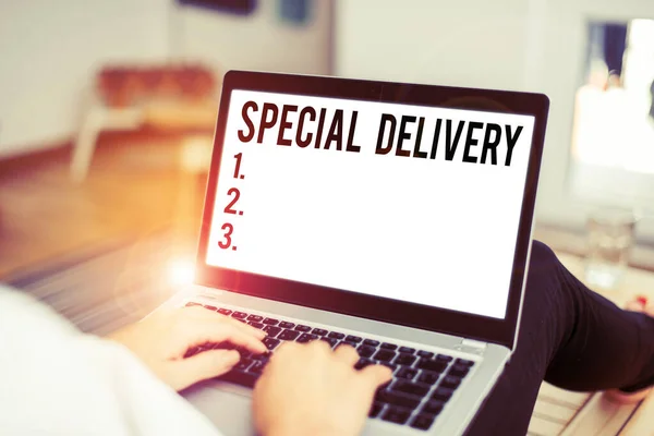 Konceptuell handstil som visar Special Delivery. Business foto text leverans av ett brev eller paket snabbare och dyrare. — Stockfoto