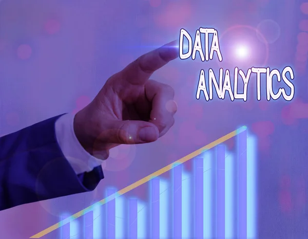 Handschrift tekst schrijven Data Analytics. Concept betekent proces van het onderzoeken van gegevensreeksen om conclusies te trekken. — Stockfoto