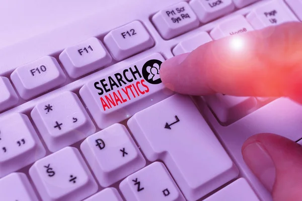 Search Analytics. Бизнес-концепция для исследования конкретных взаимодействий между веб-поисковиками . — стоковое фото