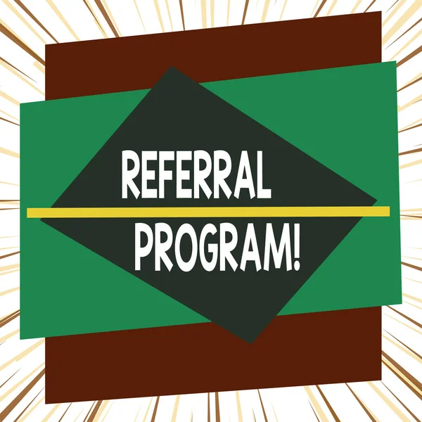 Woord schrijven tekst Referral Program. Bedrijfsconcept voor interne rekruteringsmethode gebruikt door organisaties Asymmetrisch ongelijk vormgegeven format patroon object outline meerkleurig design. — Stockfoto