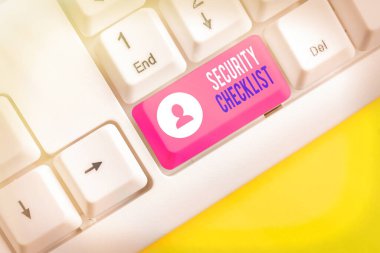 El yazısı Güvenlik Kontrol Listesi. İnternet Hırsızlığında Veri ve Sistem Rehberi 'nin Korunması.