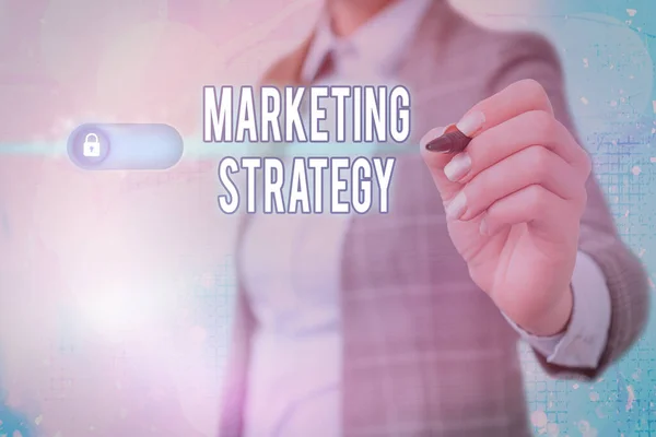 Escribir nota mostrando Estrategia de Marketing. Esquema de presentación de fotos de negocios sobre cómo diseñar productos Servicios Negocios . — Foto de Stock