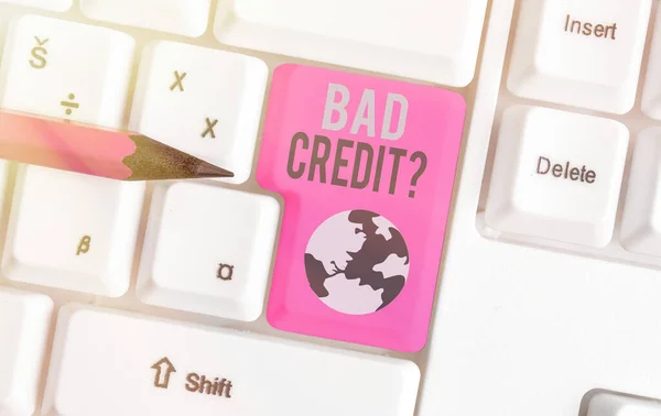 Skriva lapp som visar dålig kredit fråga. Affärsfoto visa upp historia när det indikerar att låntagaren har hög risk. — Stockfoto