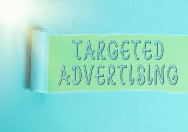 Hedefli Reklamcılık 'ı gösteren kavramsal el yazısı. İş fotoğraflarında, çevrimiçi reklam reklamları tüketici etkinliğine dayanmaktadır.