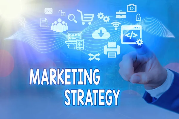 Scrittura concettuale a mano che mostra la Strategia di Marketing. Business photo text Schema su come stendere i prodotti Servizi Business . — Foto Stock