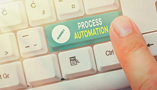 Texto de escritura a mano Automatización de procesos. Concepto que significa Transformación Robótica Optimizada Para evitar Redundancia . — Foto de Stock